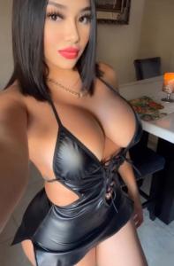 613697088: Chica busca chico en Sevilla