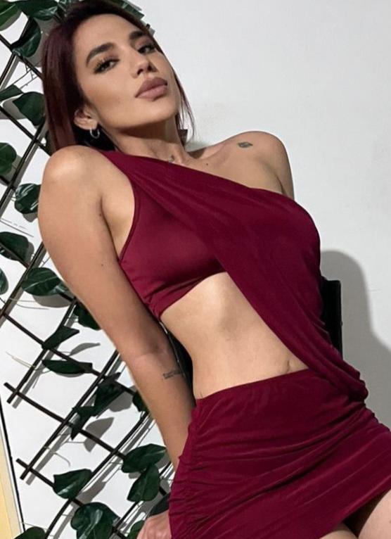 Chica busca chico en Ibiza: Chica busca chico