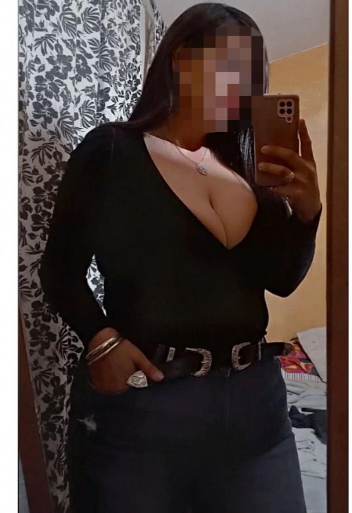 631838911: Chica busca chico en Barcelona
