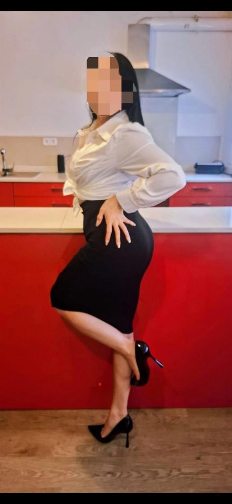 Chica busca chico en Barcelona: Chica busca chico