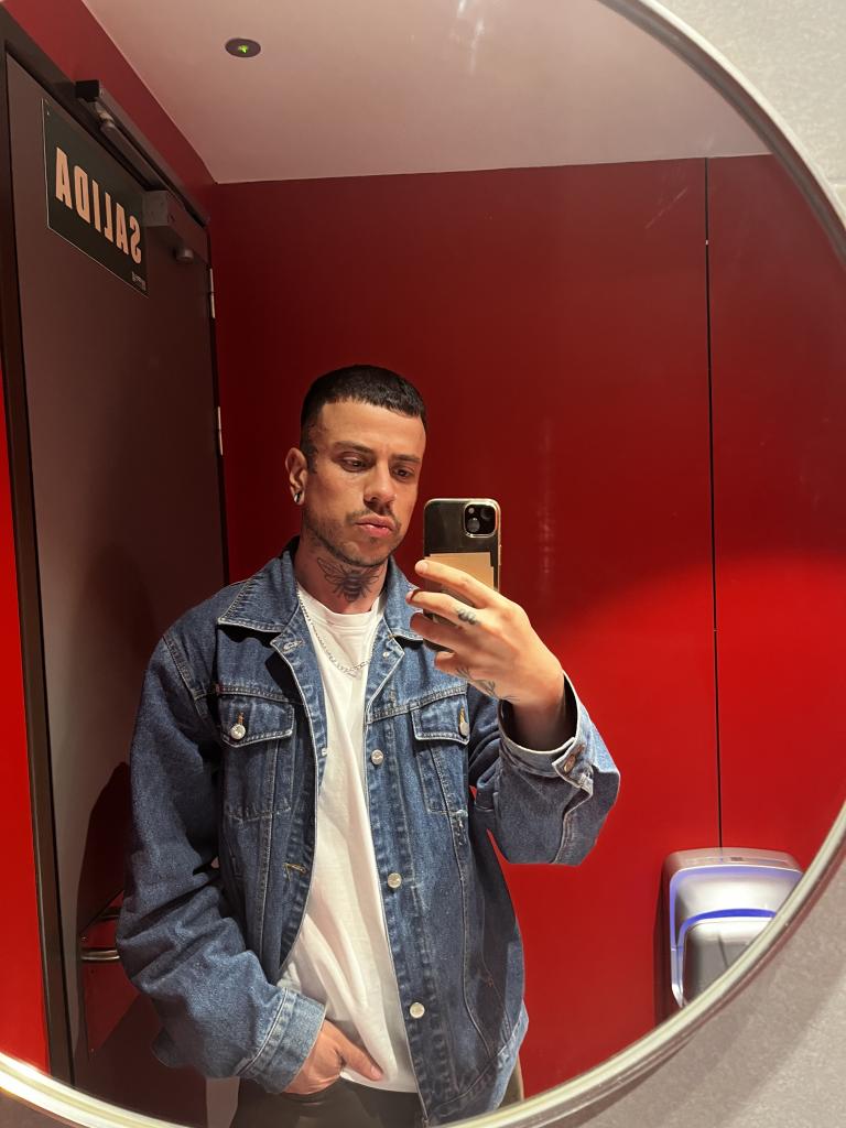 Chico busca chica en Valencia: 