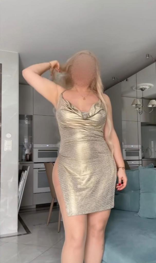 634368165: Chica busca chico en Barcelona