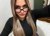 634324369: Chica busca chico en Barcelona