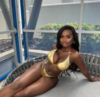 613656418: Chica busca chico en Barcelona