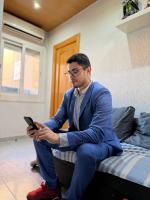 662557072: Chico busca chica en Barcelona