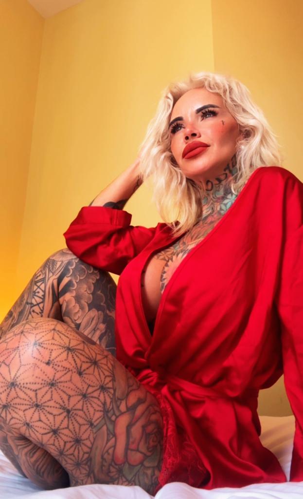 Chica busca chico en Ibiza: 