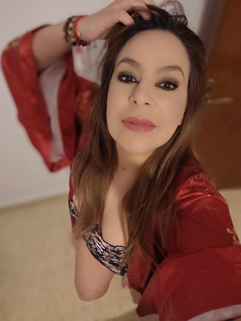 Chica busca chico en Ibiza: 