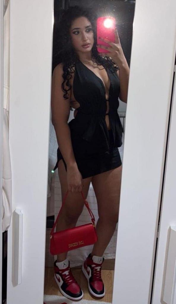 610712838: Chica busca chico en Mallorca