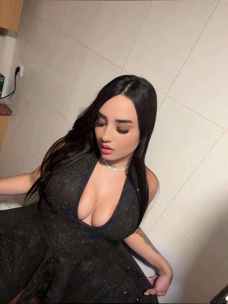Chica busca chico en Almería: 
