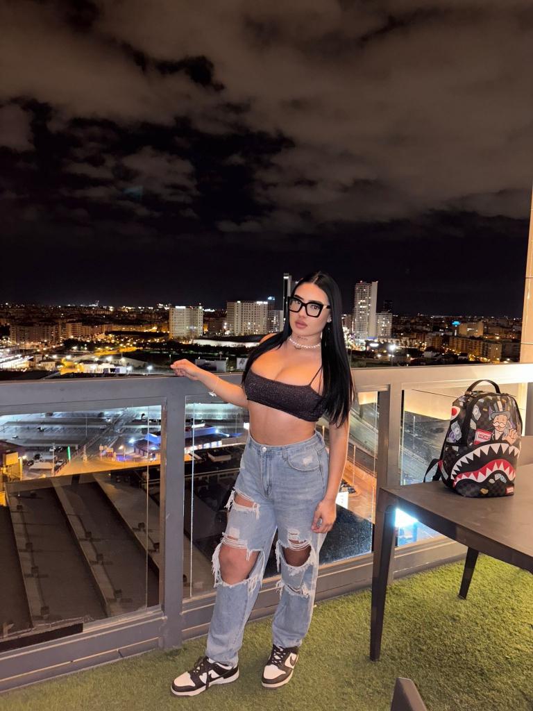 Chica busca chico en Almería: 