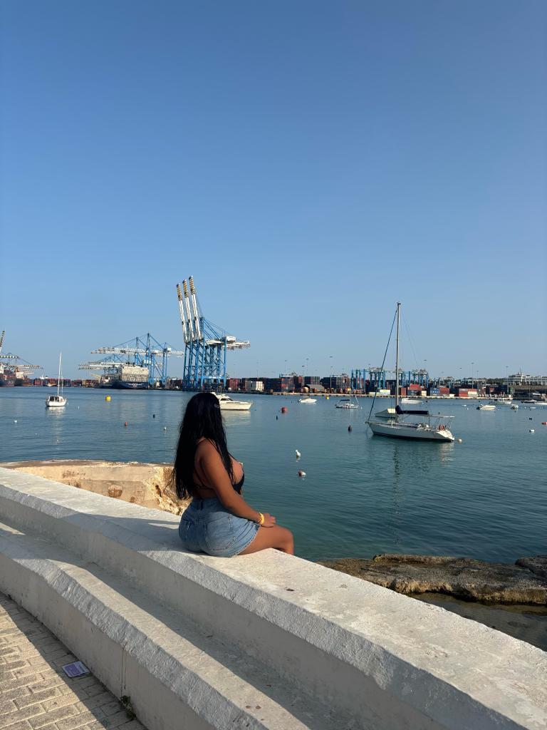 637915254: Chica busca chico en Madrid