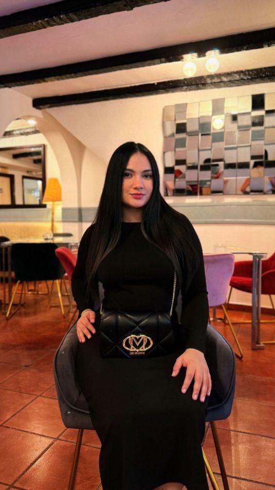 Chica busca chico en Málaga: Chica busca chico