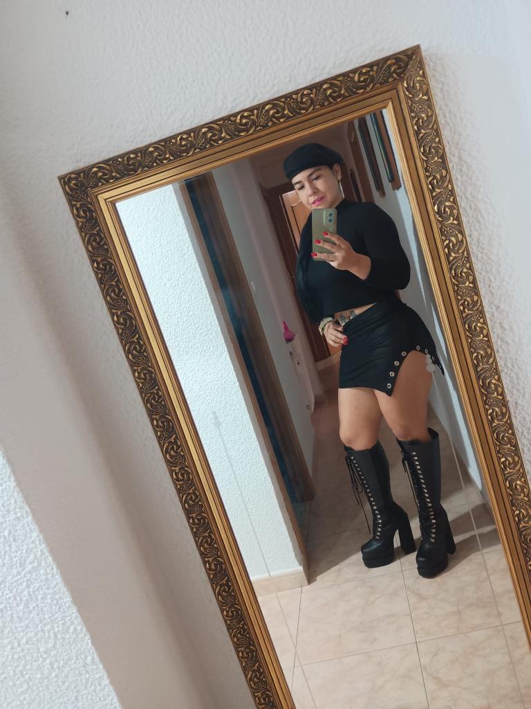 Chica busca chico en Menorca: 