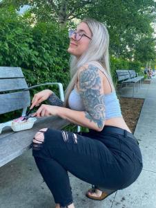 643386319: Chica busca chico en Lugo