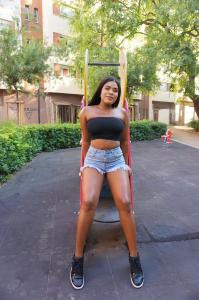 677268848: Chica busca chico en Almería