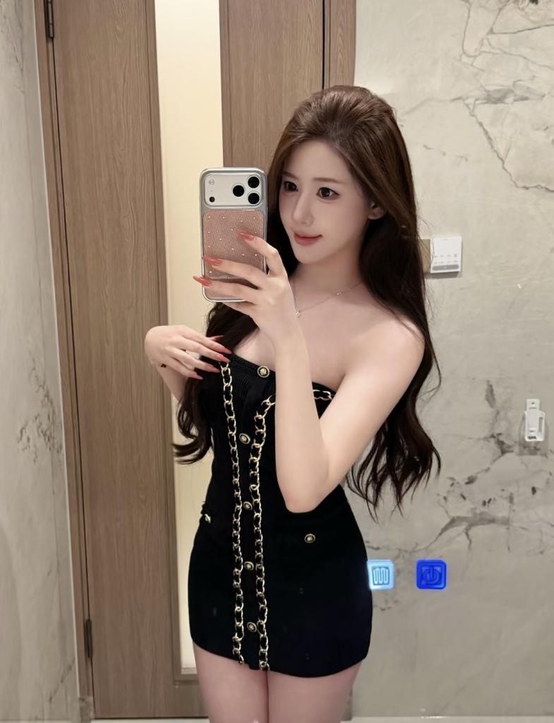 688189402: Chica busca chico en Barcelona