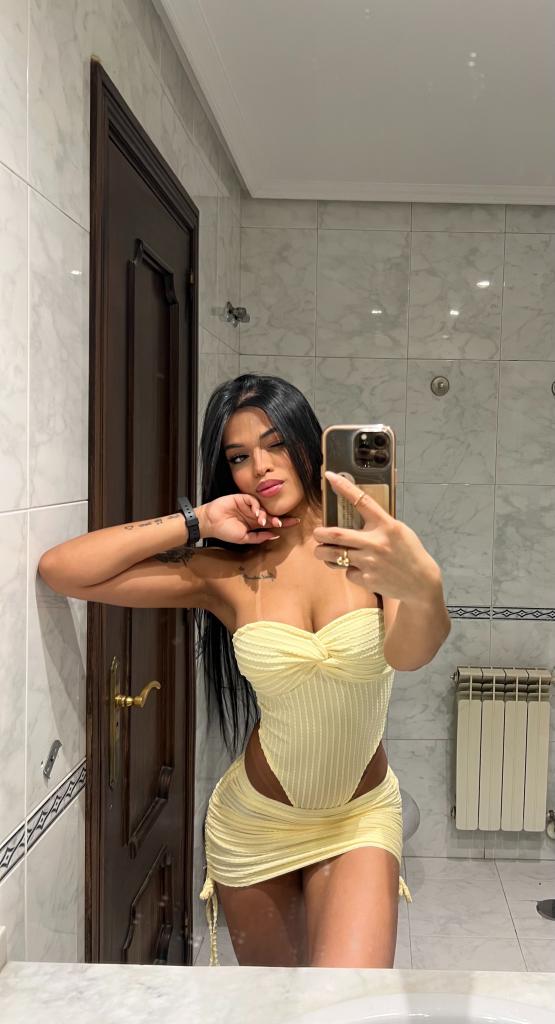 631773753: Chica busca chico en Madrid