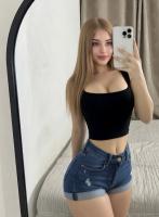 637802101: Chica busca chico en Huelva