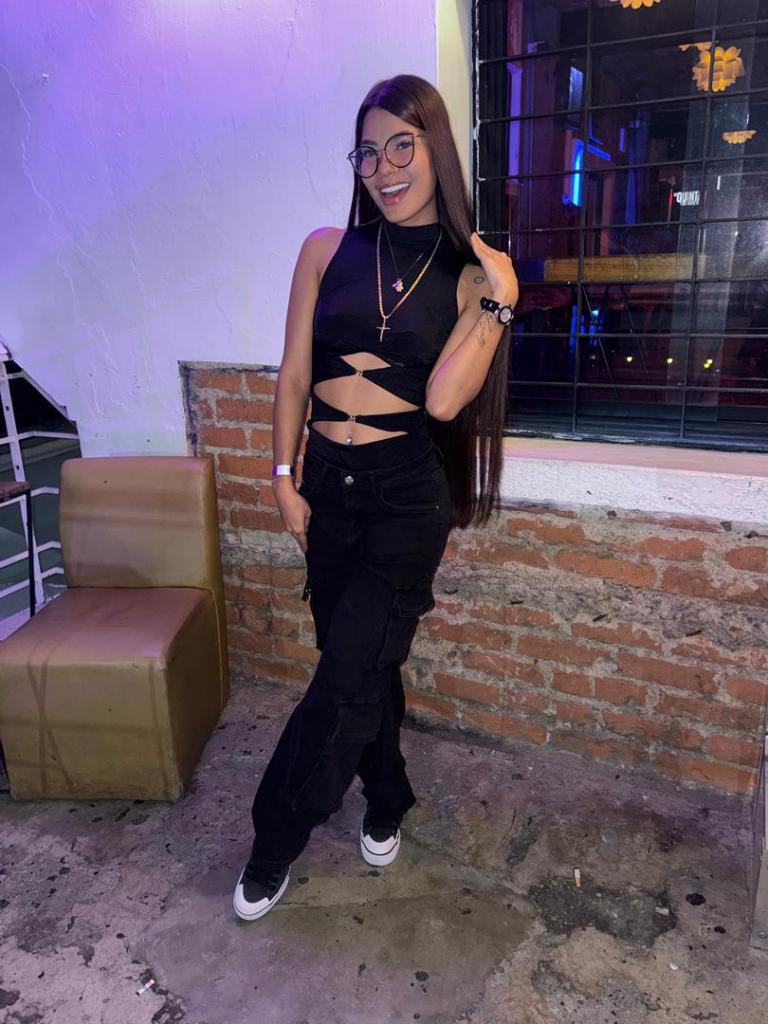 637719299: Chica busca chico en Alicante