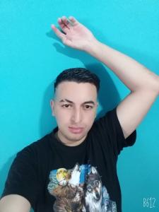 697824404: Chico busca chica en Barcelona