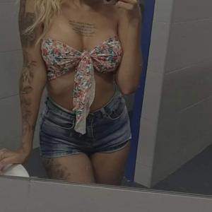 692964063: Chica busca chico en Madrid