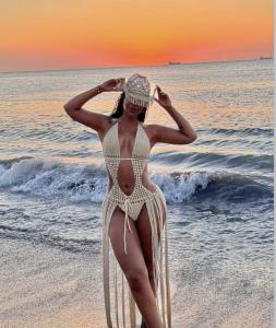 631466774: Chica busca chico en Gerona