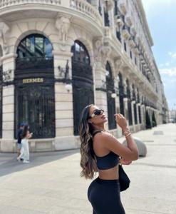 631466774: Chica busca chico en Gerona
