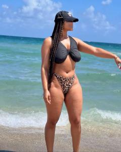 612456464: Chica busca chico en Barcelona