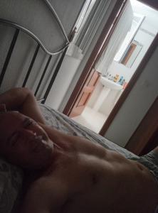 654644294: Chico busca chica en Sevilla