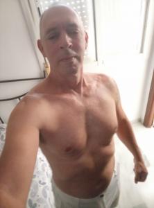 654644294: Chico busca chica en Sevilla