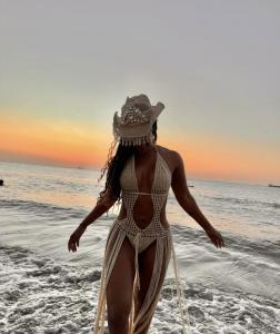 631466774: Chica busca chico en Gerona