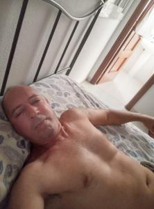 Chico busca chica en Sevilla: 