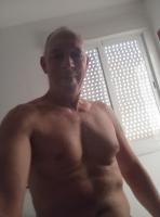 654644294: Chico busca chica en Sevilla