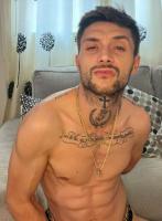 613218116: Chico busca chica en Sevilla