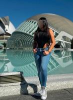 613214949: Chica busca chico en Sevilla