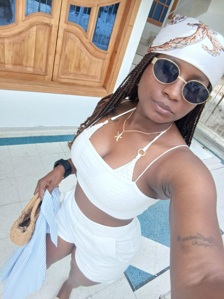 614936731: Chica busca chico en Barcelona