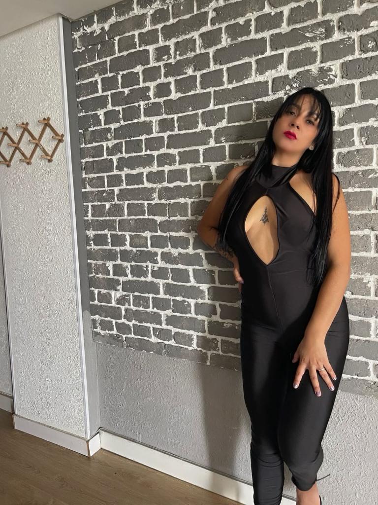 607068560: Chica busca chico en Málaga