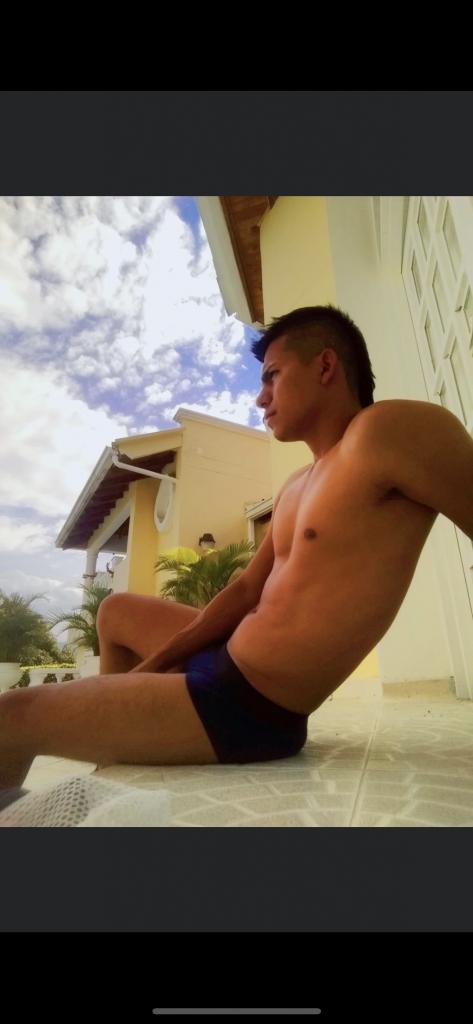 613708217: Chico busca chica en Madrid