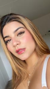 607315244: Chica busca chico en Barcelona