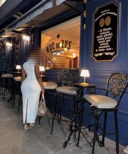 645104279: Chica busca chico en Barcelona