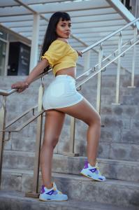 631501345: Chica busca chico en Valencia