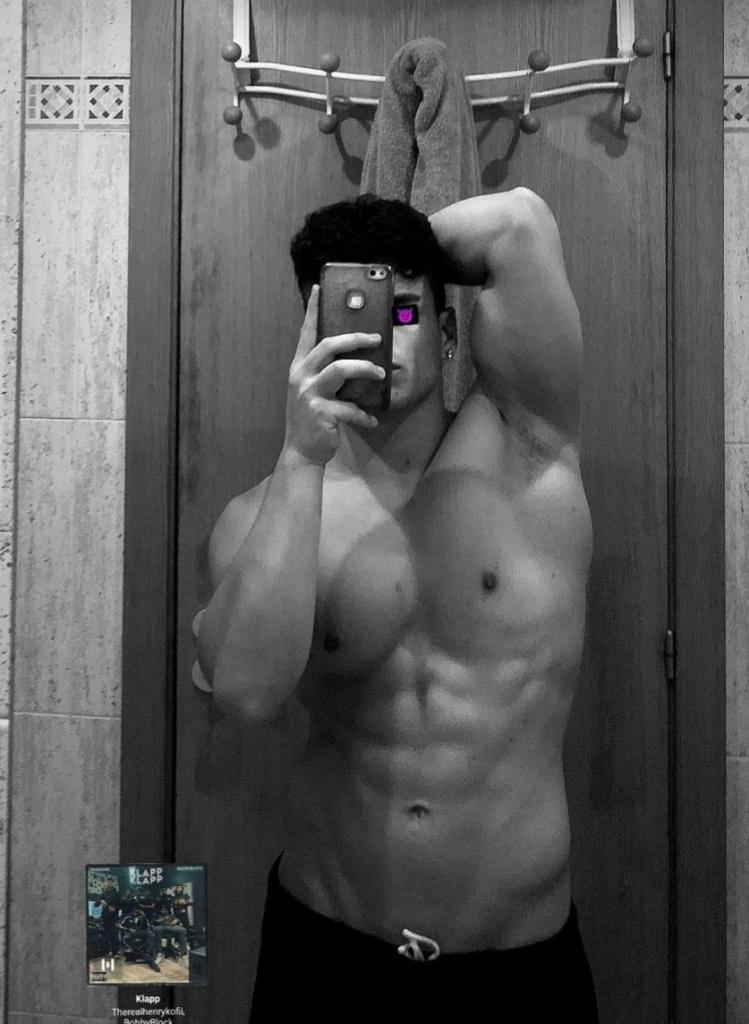 614871039: Chico busca chica en Barcelona