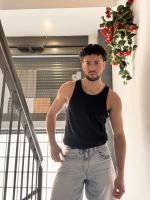 613839977: Chico busca chica en Murcia