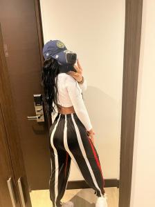 670300214: Chica busca chico en Sevilla