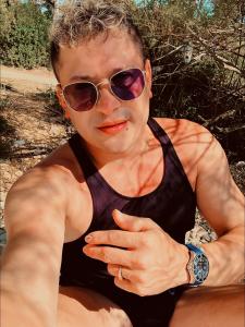 654828536: Chico busca chica en Ibiza