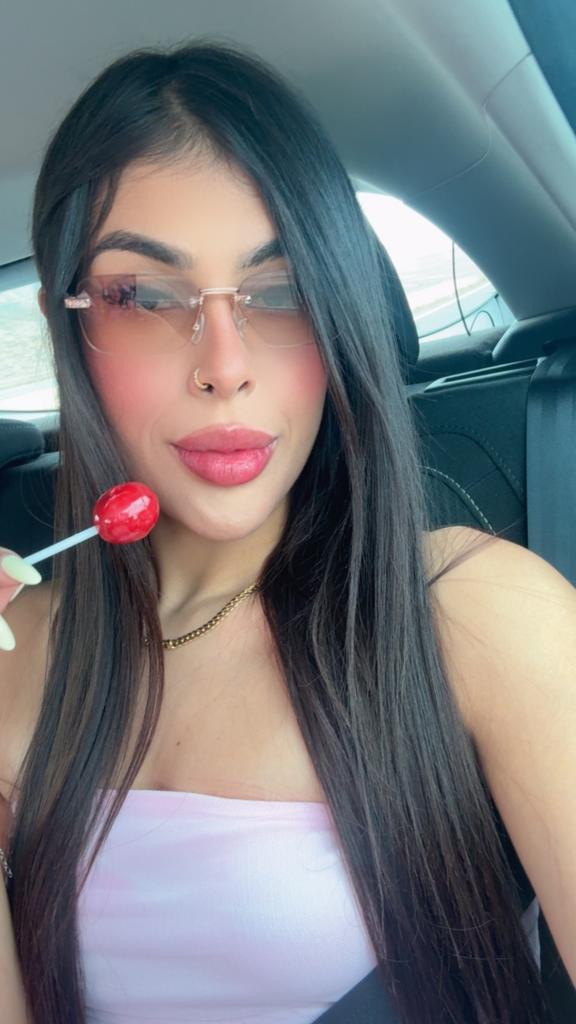678468260: Chica busca chico en Sevilla