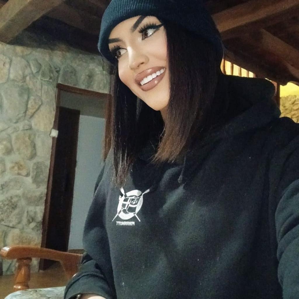 614487877: Travesti en Vizcaya