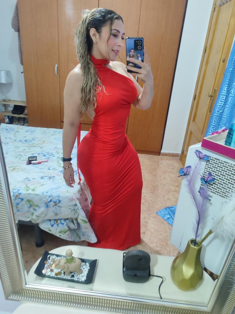 Chica busca chico en Almería: Chica busca chico