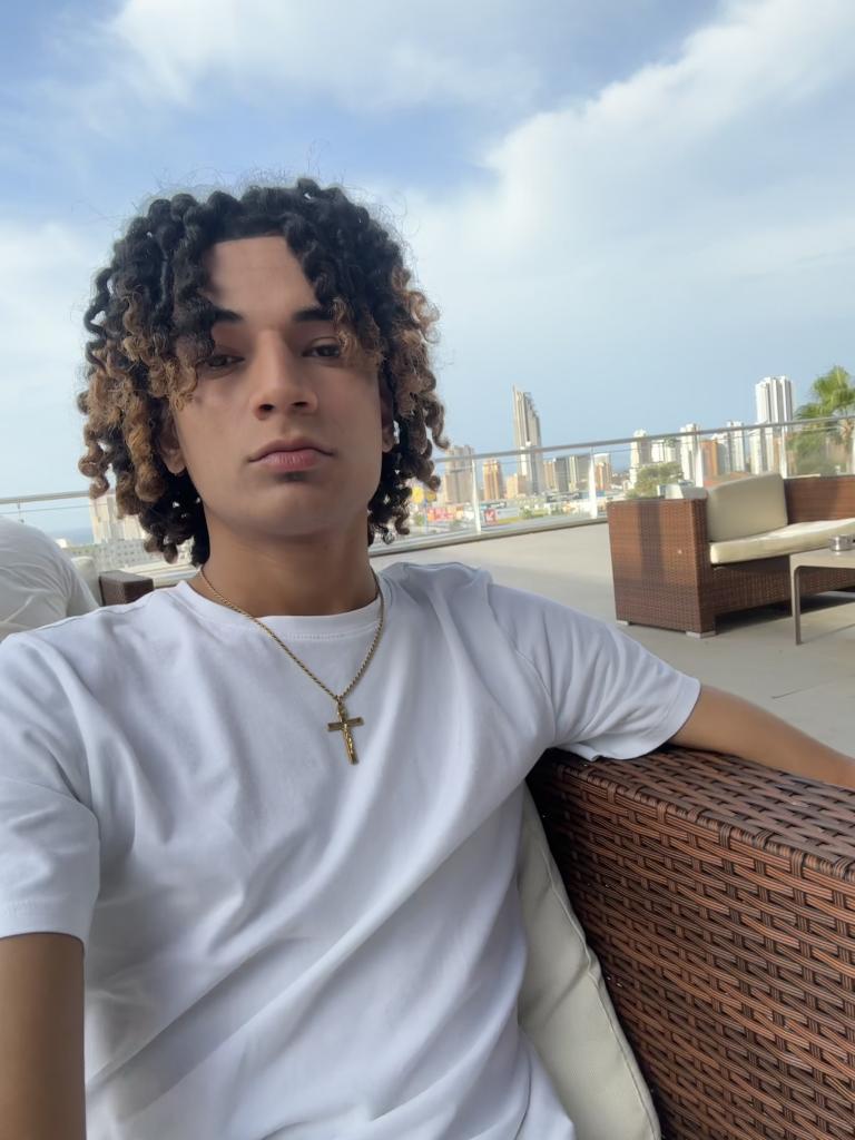 Chico busca chica en Alicante: 