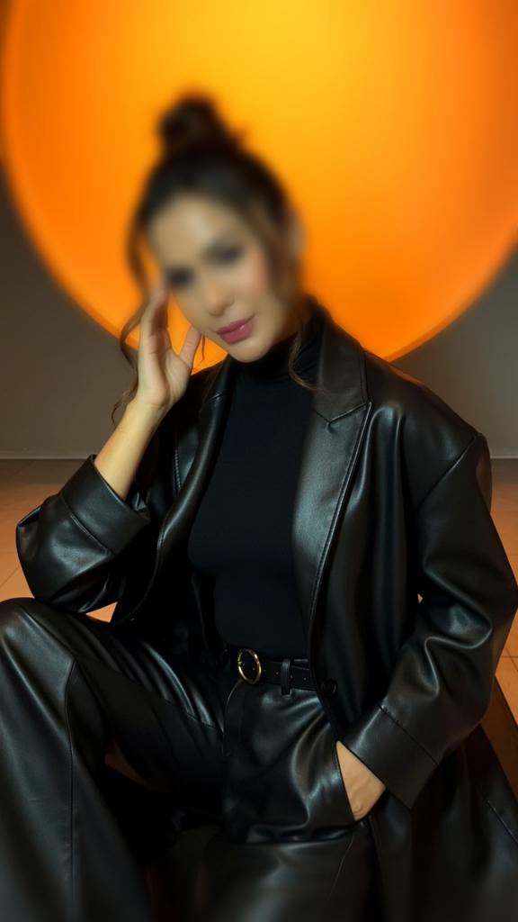 604258393: Chica busca chico en Barcelona